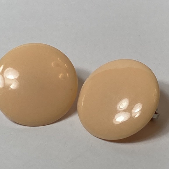 Lightweight Round Peach Clip on Earrings - Picture 2 of 6